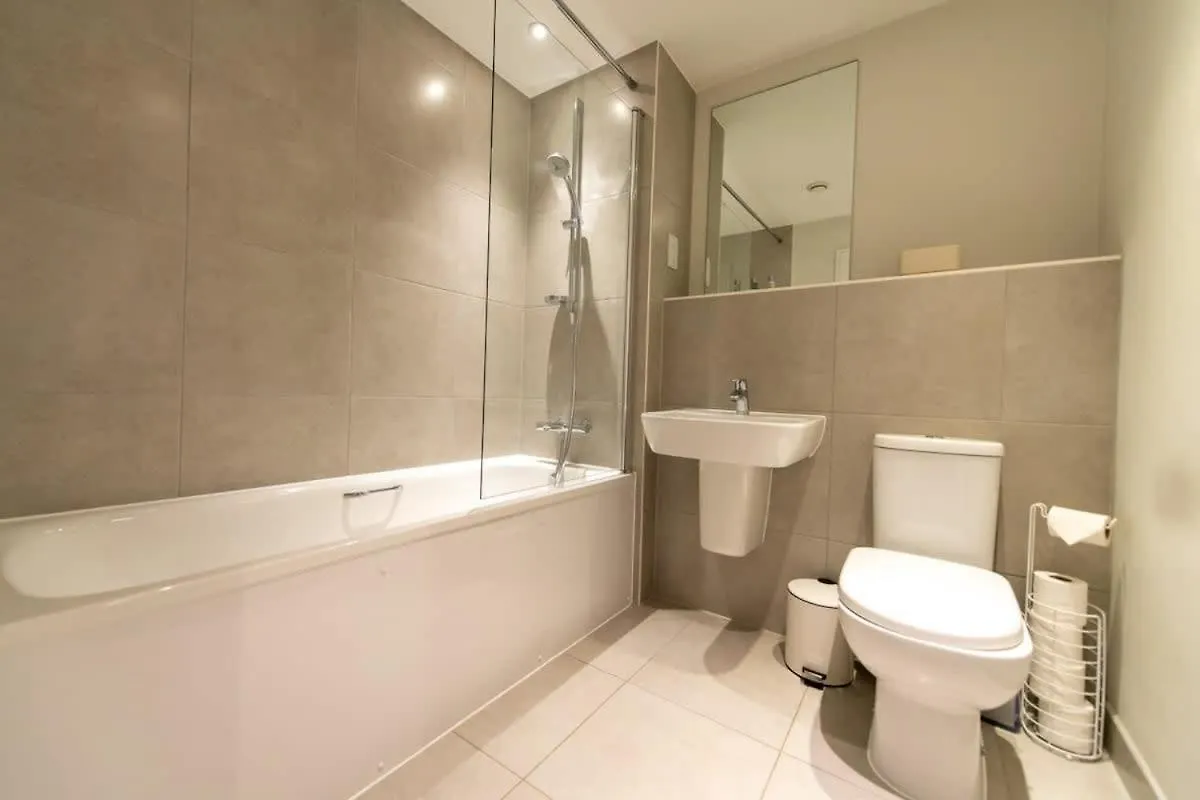 Fantastic 1 Bed Apartment In Crawley  Crawley (West Sussex)