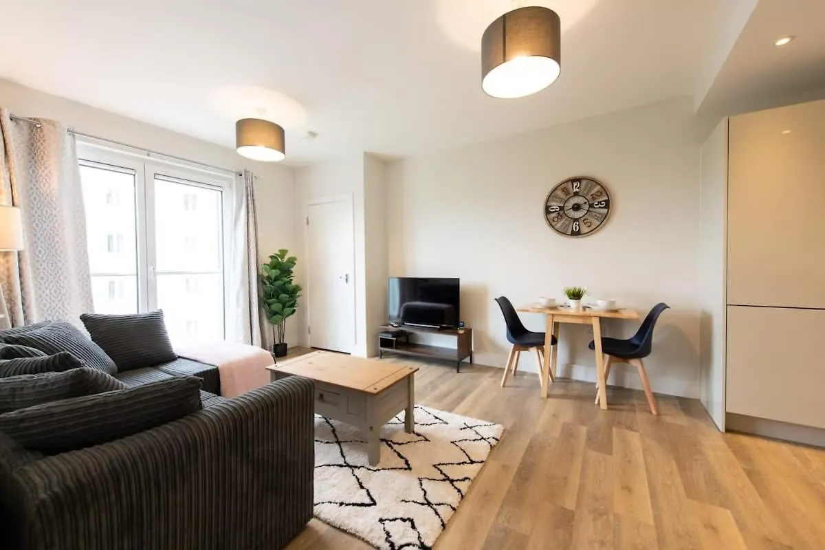 Fantastic 1 Bed Apartment In Crawley