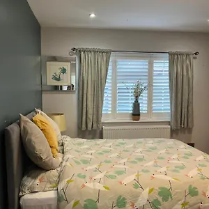 Apartment En-suite Double - Private Entrance & Free Parking, West Drayton (Middlesex)