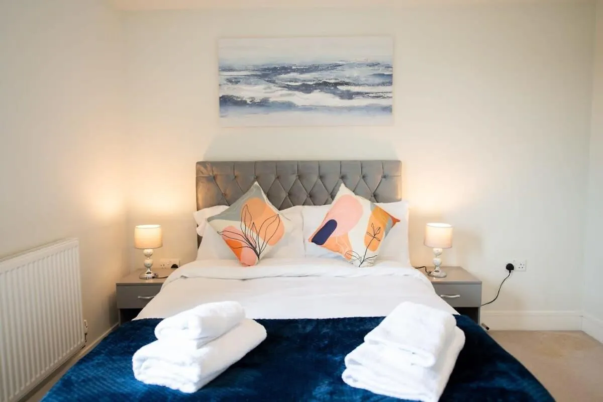 Fantastic 1 Bed Apartment In Crawley  Crawley (West Sussex)