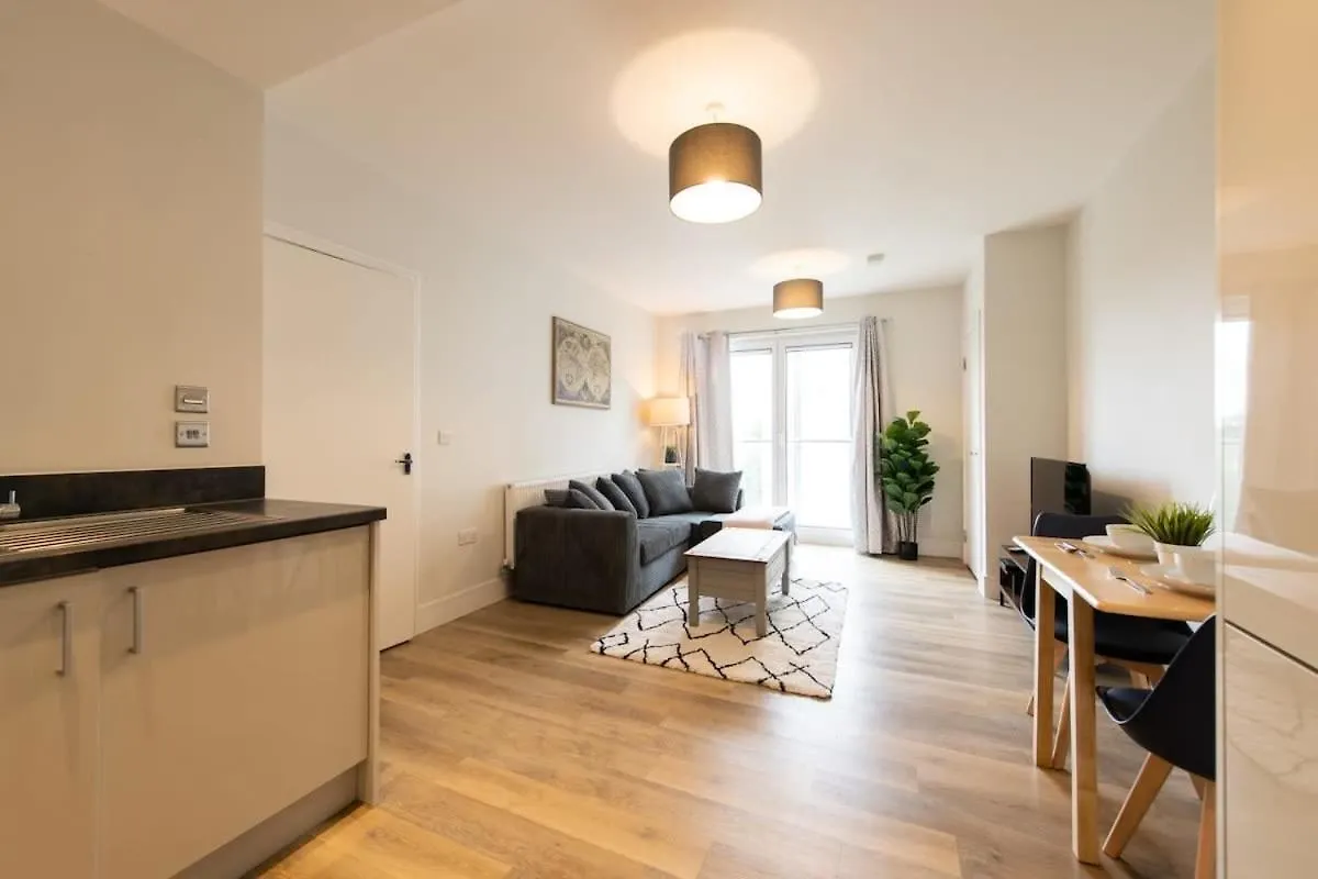 Fantastic 1 Bed Apartment In Crawley