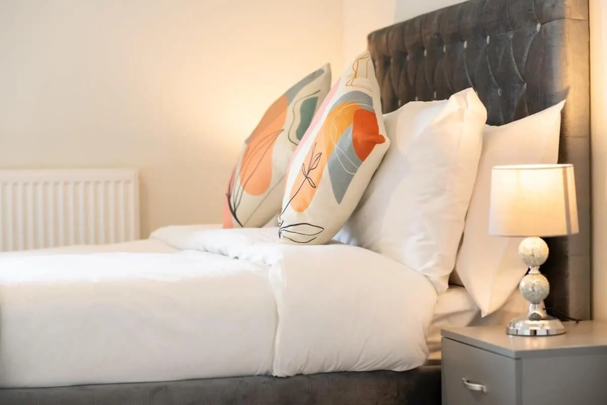 Fantastic 1 Bed Apartment In Crawley 0*, Crawley (West Sussex)